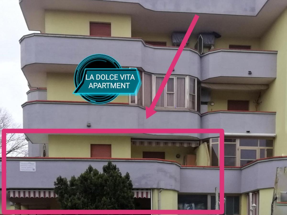 La Dolce Vita - Apartment With Shared Pool And Large Terrace Lido delle Nazioni Esterno foto