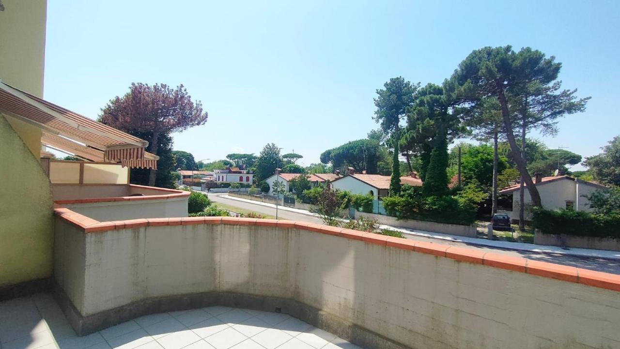 La Dolce Vita - Apartment With Shared Pool And Large Terrace Lido delle Nazioni Esterno foto