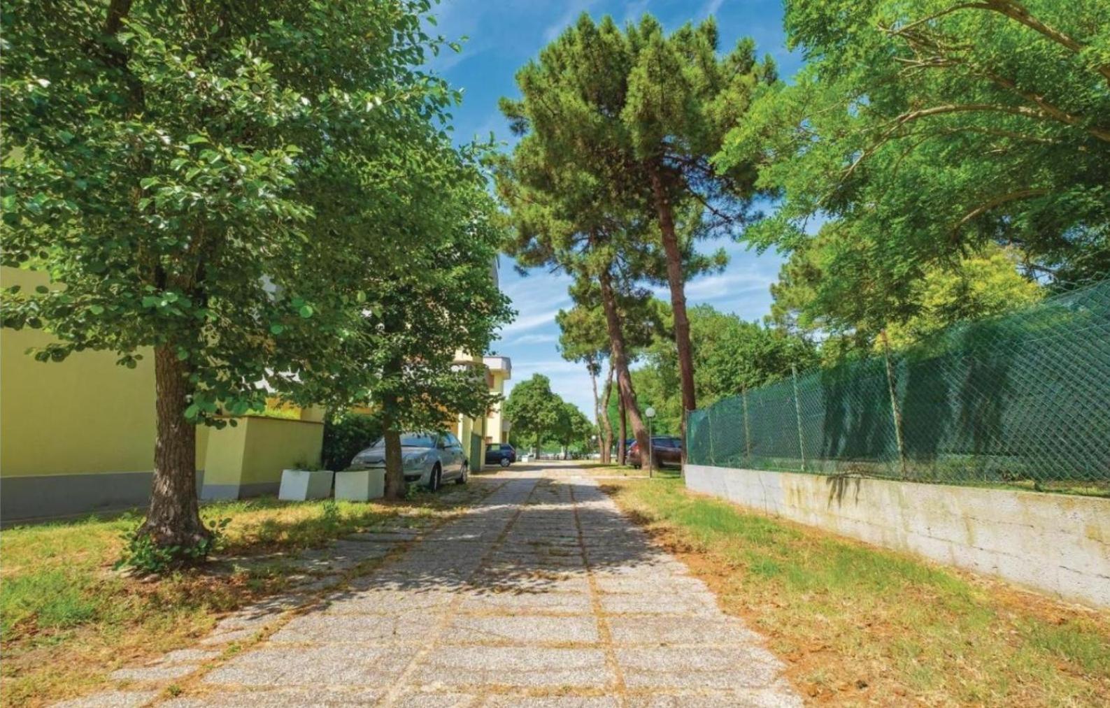 La Dolce Vita - Apartment With Shared Pool And Large Terrace Lido delle Nazioni Esterno foto
