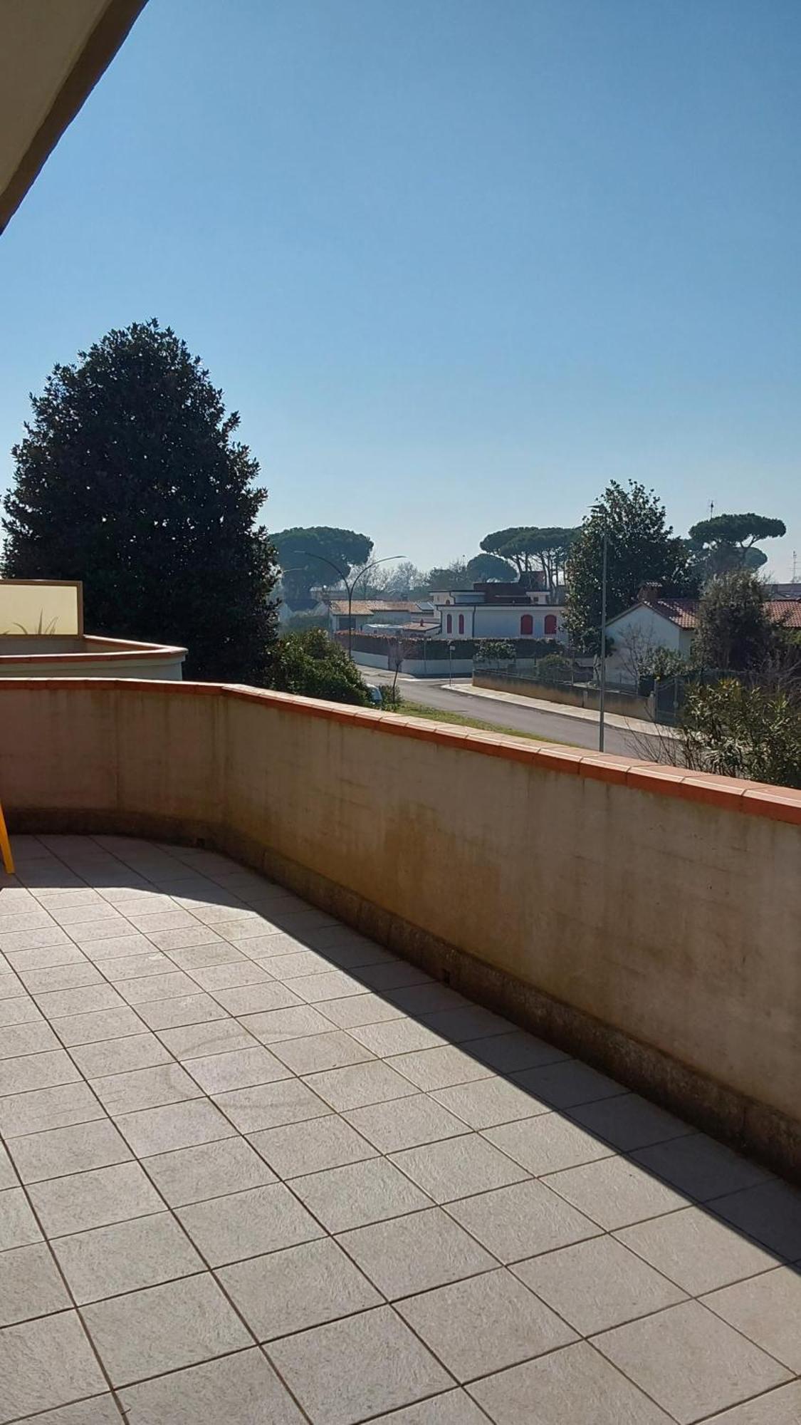 La Dolce Vita - Apartment With Shared Pool And Large Terrace Lido delle Nazioni Esterno foto